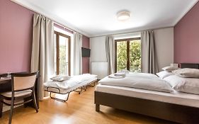 Hotel Mandat